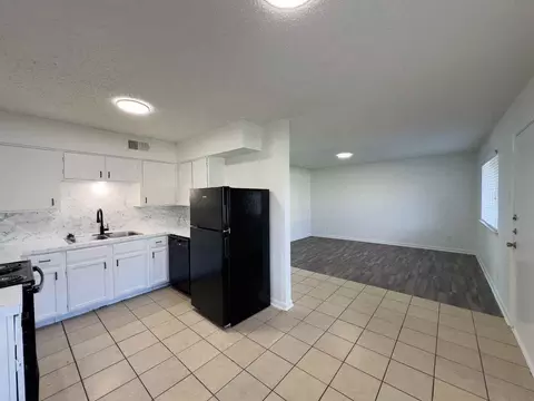 1215 N Cooper St, Arlington, TX 76011 photo 2