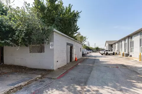 1215 N Cooper St, Arlington, TX 76011 photo 27