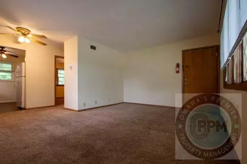 3526 S 82nd St, Omaha, NE 68124