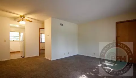 3526 S 82nd St, Omaha, NE 68124