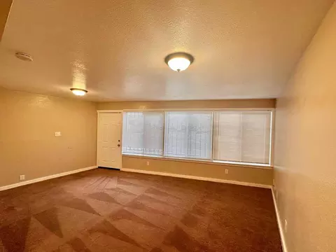 7828 International Blvd, Oakland, CA 94621