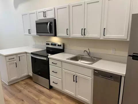 2803 W Superior St, Duluth, MN 55806