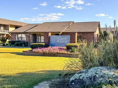 909 Holmes Rd, Searcy, AR 72143