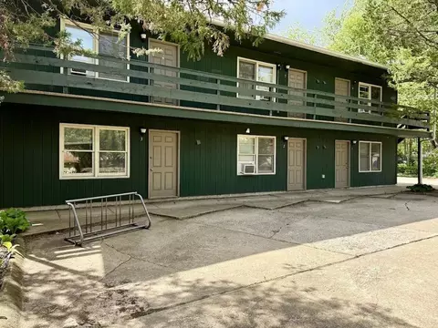 516 Church St, Iowa City, IA 52245