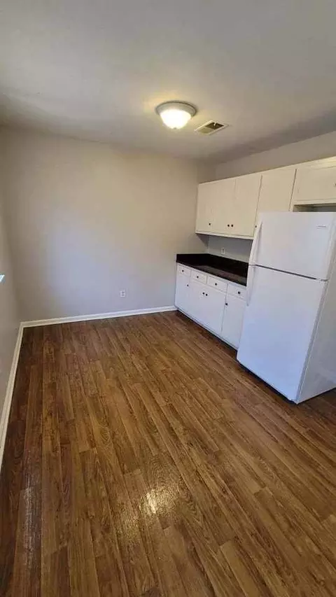 1902 Cedar Fork Dr, Greensboro, NC 27407