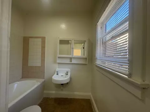 1538 E 3rd St, Long Beach, CA 90802 photo 12
