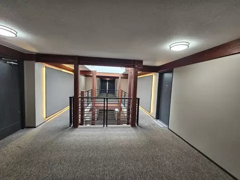 3724 Jackson St, Omaha, NE 68105