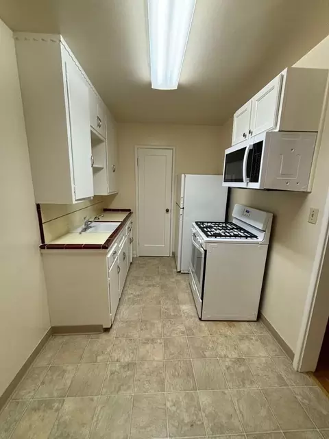 1813 1805 1811 1813 N St, Sacramento, CA 95811