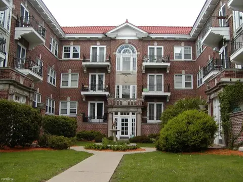 950 N Main St, Rockford, IL 61103