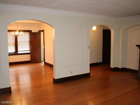 950 N Main St, Rockford, IL 61103 photo 6