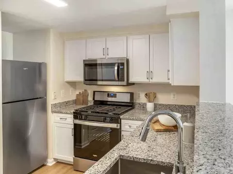 1320 N Veitch St, Arlington, VA 22201 photo 9