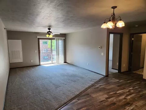 1801 S Bahnson Ave, Sioux Falls, SD 57103