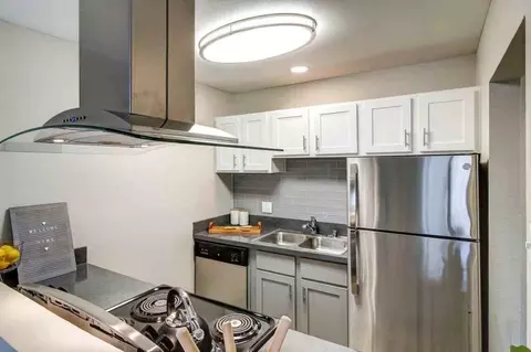 9913 E 1st Ave, Aurora, CO 80010 photo 2