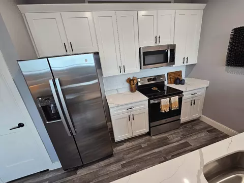 1230 Elm St, Manchester, NH 03101