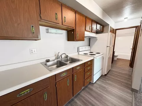 2015 8th St NW, Minot, ND 58703