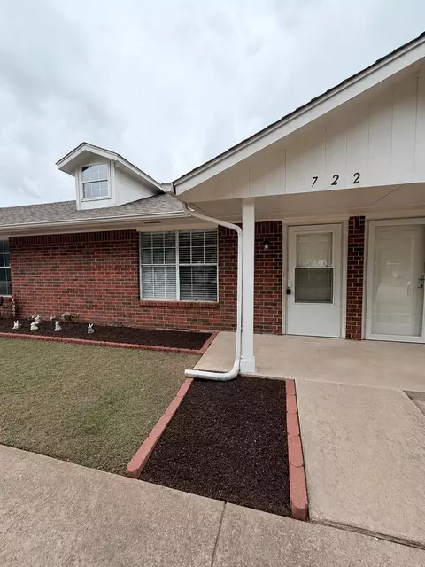 736 W Celestial Way, Mustang, OK 73064