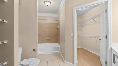 370 E Diamond Ave, Gaithersburg, MD 20877 photo 3