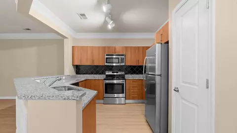 370 E Diamond Ave, Gaithersburg, MD 20877 photo 4