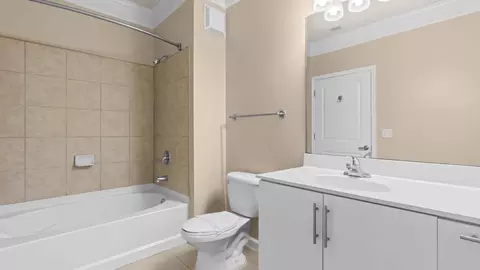 370 E Diamond Ave, Gaithersburg, MD 20877 photo 10