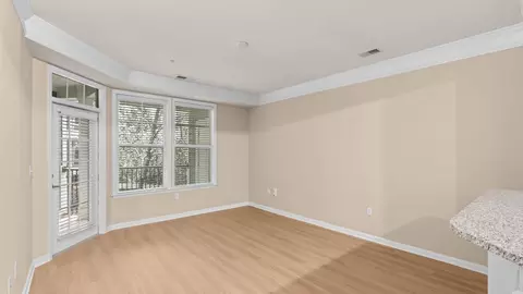 370 E Diamond Ave, Gaithersburg, MD 20877 photo 6