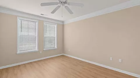 370 E Diamond Ave, Gaithersburg, MD 20877 photo 14