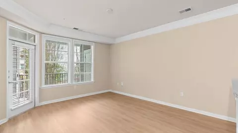 370 E Diamond Ave, Gaithersburg, MD 20877 photo 12