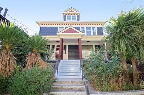1634 NW Everett St, Portland, OR 97209