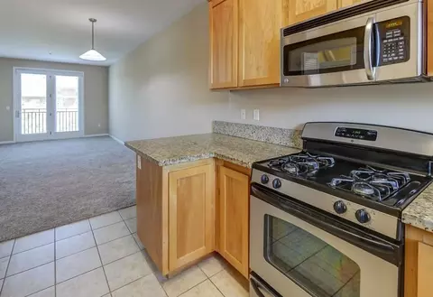 960 Doubles Dr, Santa Rosa, CA 95407