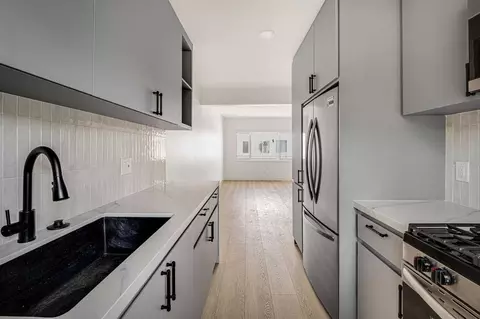 1210 Felspar St, San Diego, CA 92109