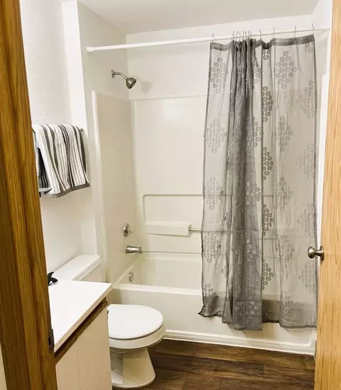 15370 Bangy Rd, Lake Oswego, OR 97035