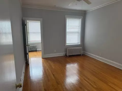 6932 S Jeffery Blvd, Chicago, IL 60649