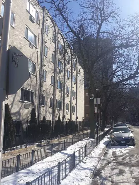 665 W Grace St, Chicago, IL 60613 photo 11
