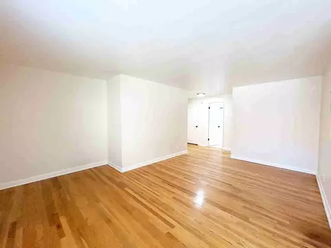 702 2nd Ave W, Seattle, WA 98119 photo 3