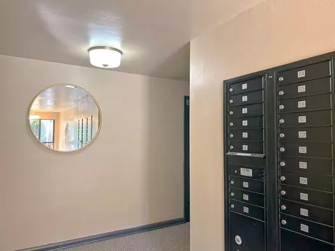 702 2nd Ave W, Seattle, WA 98119 photo 27