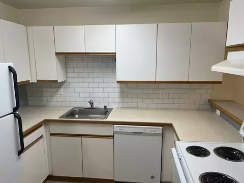 2113 N 107th St, Seattle, WA 98133