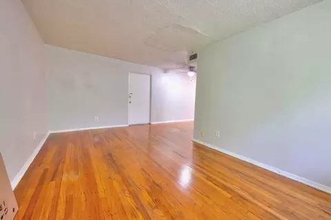 3508 Russell Blvd, Saint Louis, MO 63104