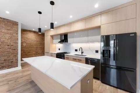 7724 N Eastlake Ter, Chicago, IL 60626