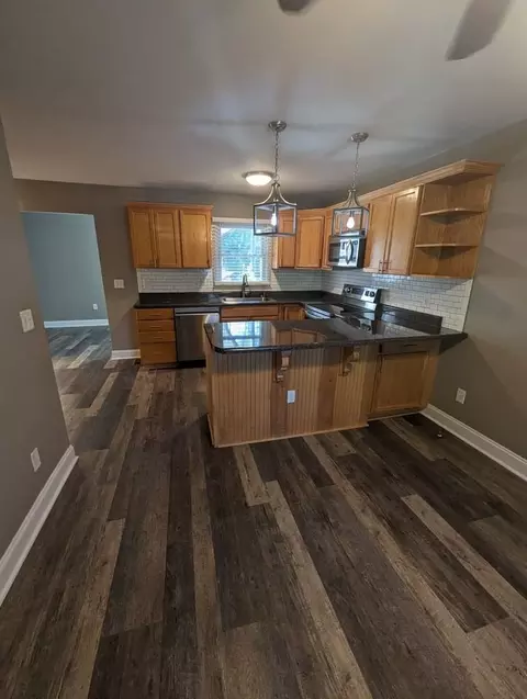101 Cavin Ave, Mount Holly, NC 28120