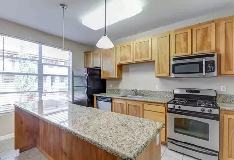 960 Doubles Dr, Santa Rosa, CA 95407