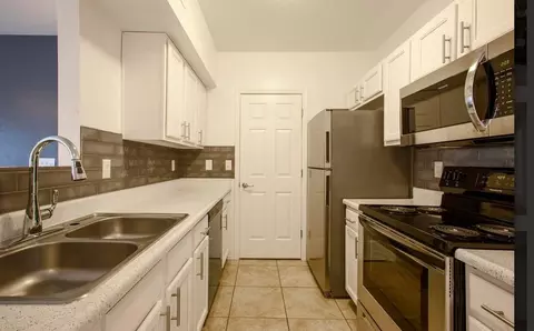 2050 N Pantano Rd, Tucson, AZ 85715