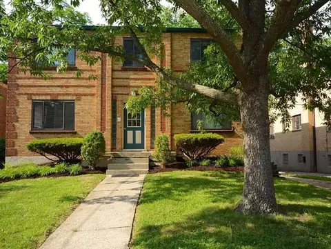 524 Riddle Crest Ln, Cincinnati, OH 45220