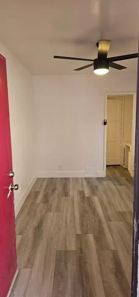 2971 W 8th St, Los Angeles, CA 90005