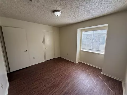 8727 Granite Dr, Oak Hills Place, LA 70810