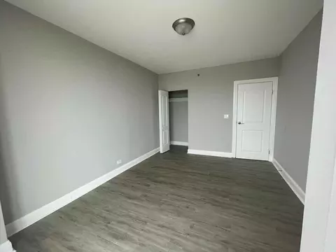 10 N Sheridan Rd, Waukegan, IL 60085