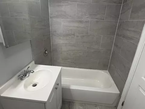 10 N Sheridan Rd, Waukegan, IL 60085