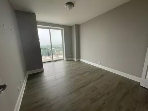 10 N Sheridan Rd, Waukegan, IL 60085