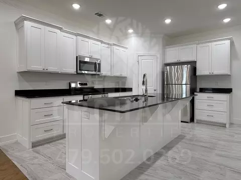 2004 E Brookview Dr, Siloam Springs, AR 72761