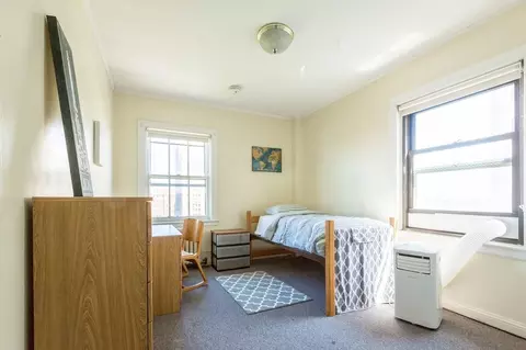 5540 S Hyde Park Blvd, Chicago, IL 60637