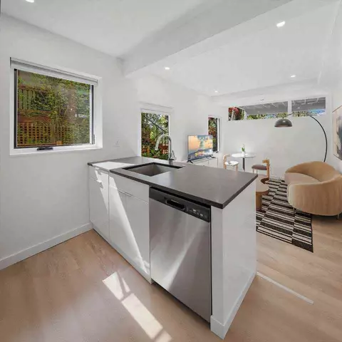 1425 P St NW, Washington, DC 20005 photo 4