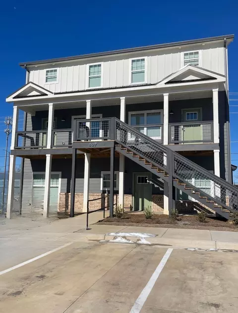 450 Polo Rd, Winston Salem, NC 27105